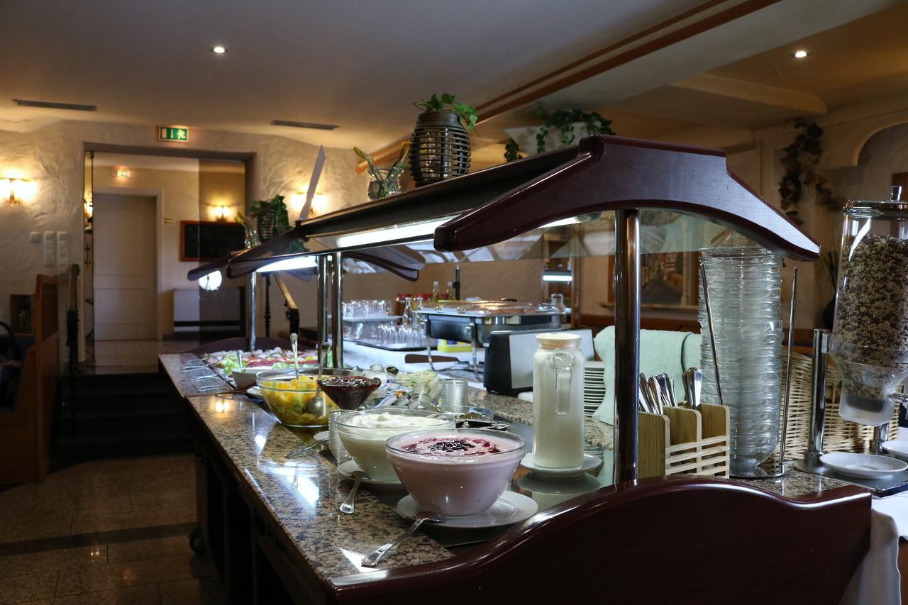 Hotel Zur Rebe ฮ็อคไฮม์ อัม ไมน์ ภายนอก รูปภาพ